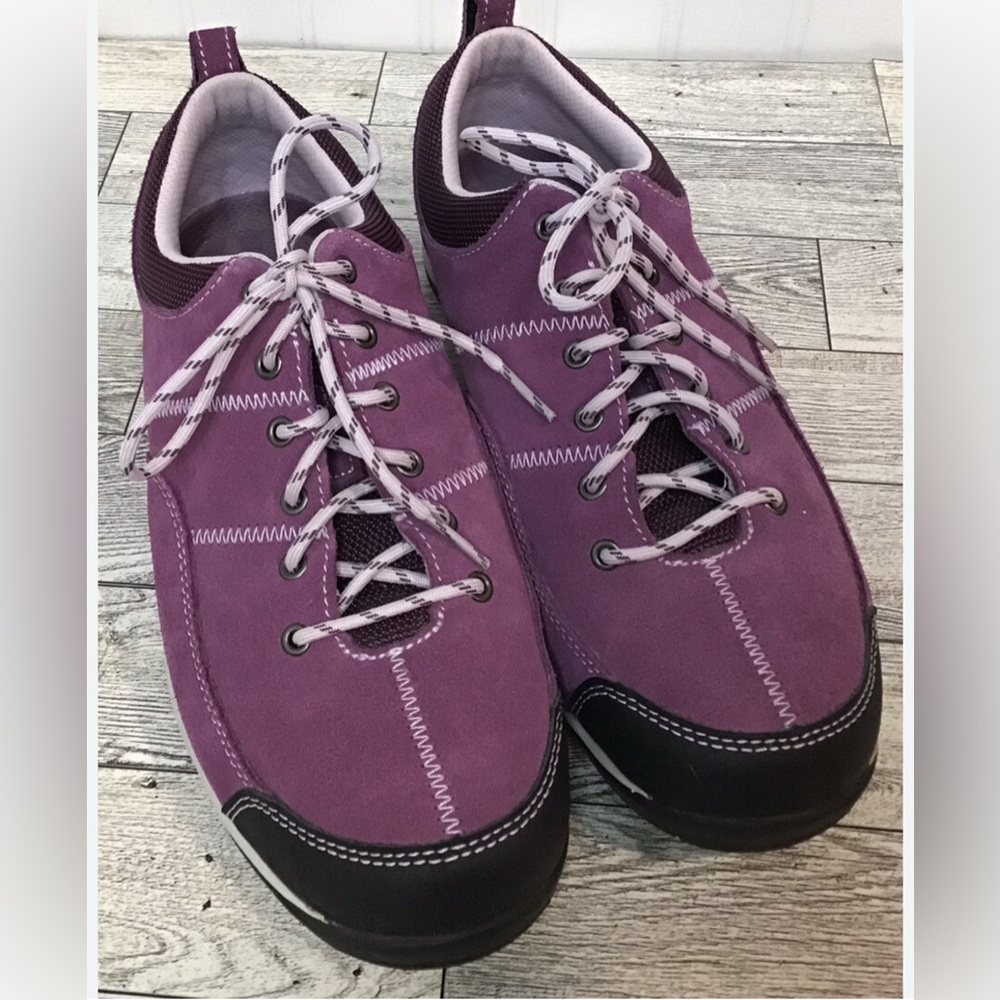 LL Bean Purple Suede Womens Size 8 Medium Walk Hike Casual Lace Shoes Sneakers